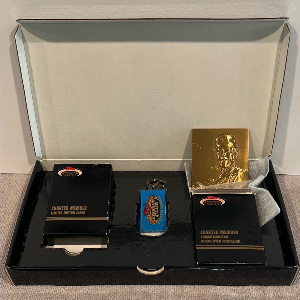 1991 Topps Stadium Club Charter Member box set, featuring Nolan Ryan medallion